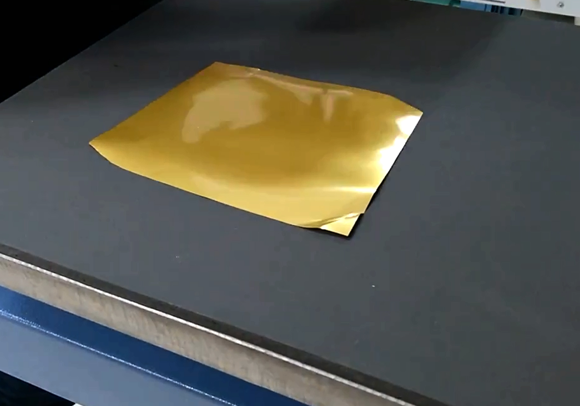 Метализиран ефект върху снимки с помощта на Forever Hot Stamping Foil
