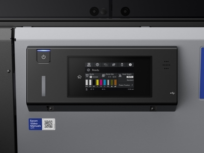 Epson SureColor SC-F3000 високопроизводителен принтер за директен печат върху светли и тъмни тениски с бяло мастило