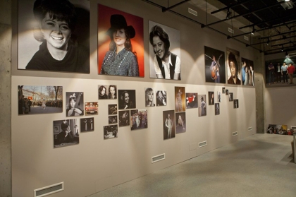 KapaFix-1 - висококачествен пенокартон с едностранно самозалепващо покритие