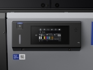 Epson SureColor SC-F3000 високопроизводителен принтер за директен печат върху светли и тъмни тениски с бяло мастило